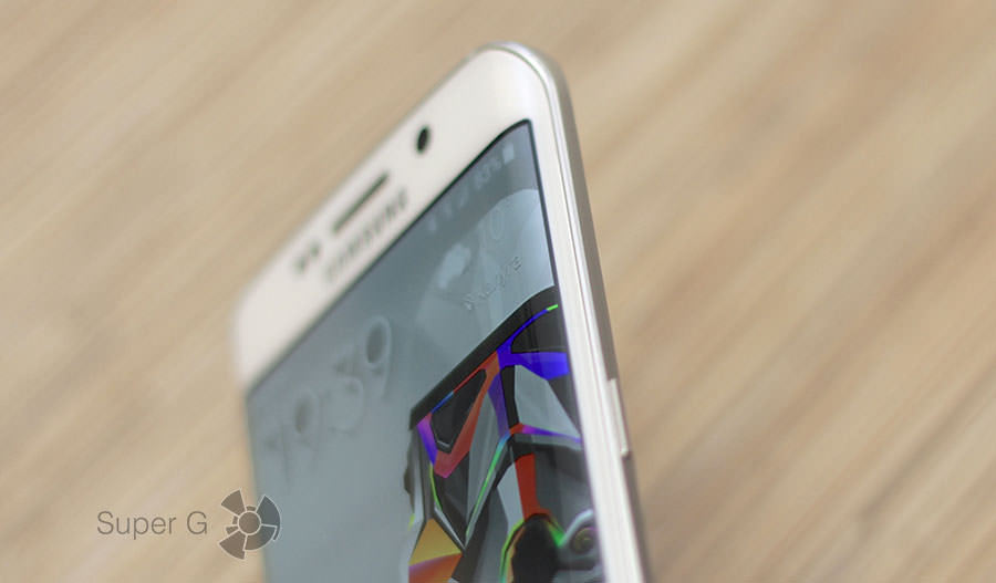 Изогнутый дисплей в Samsung Galaxy S6 Edge White