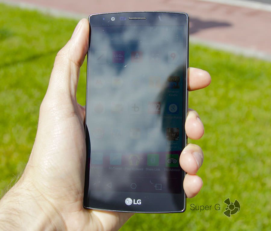 Экран LG G4 на солнце