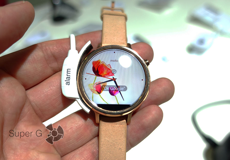 Женская модель 42 мм Moto 360 2