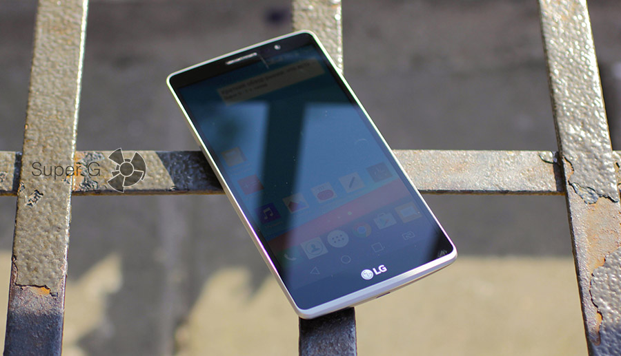 Дисплей LG G4 Stylus на солнце