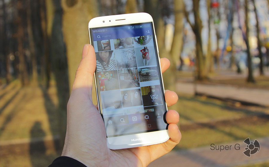 Дисплей Huawei G8 на солнце
