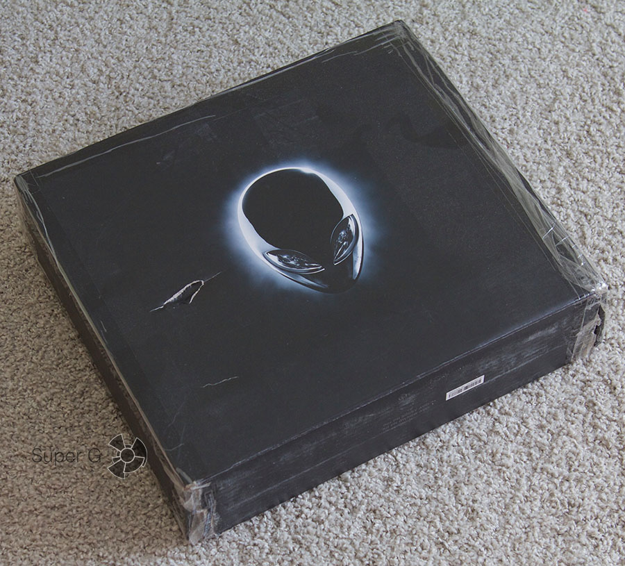 Коробка от Dell Alienware 13