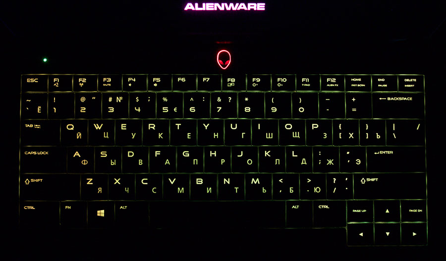 Желтая подсветка клавиатуры в Dell Alienware 13