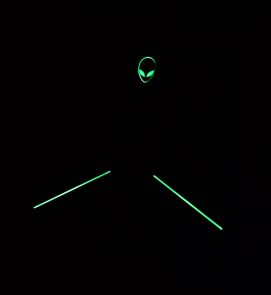 Зеленая подсветка логотипа Dell Alienware