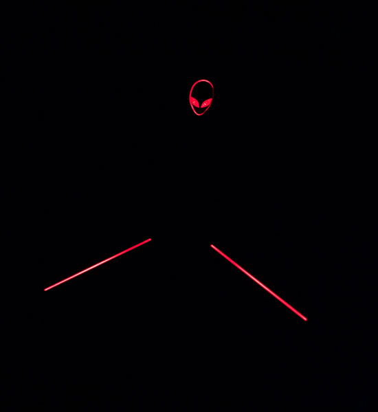Красная подсветка логотипа Dell Alienware