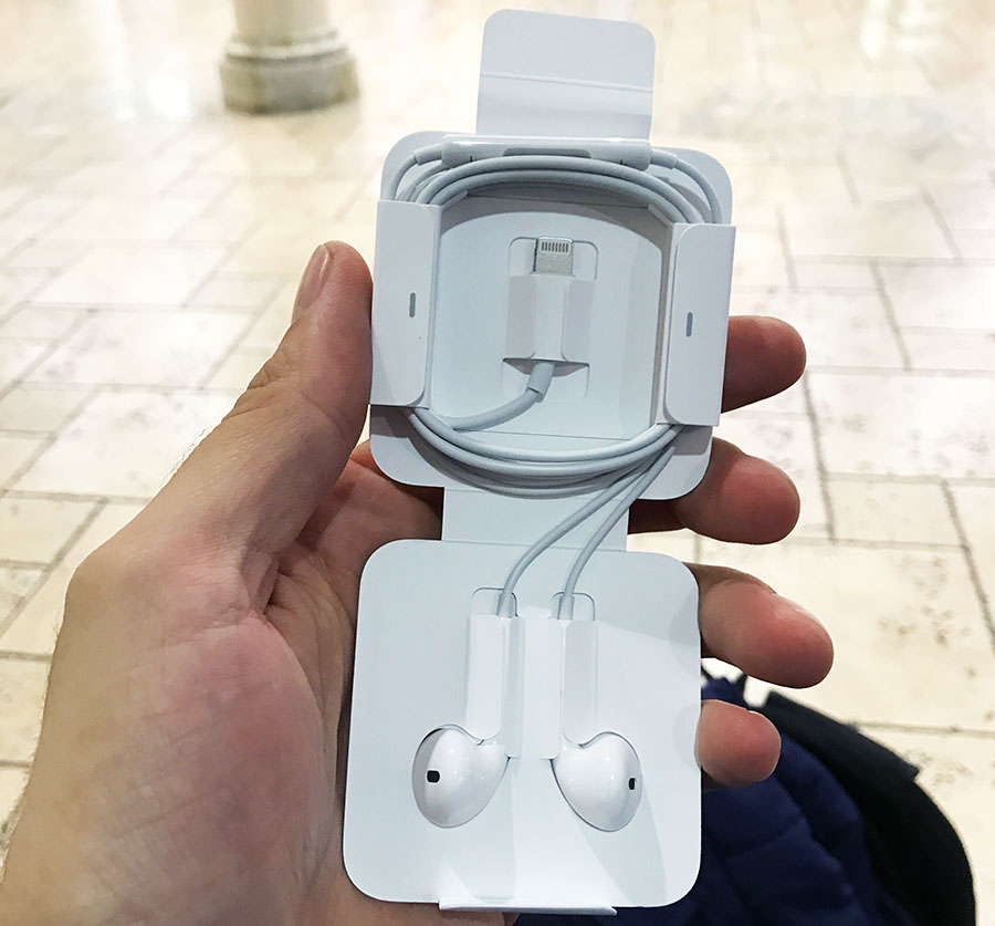 Наушники EarPods для iPhone 7 со штекером Lightning