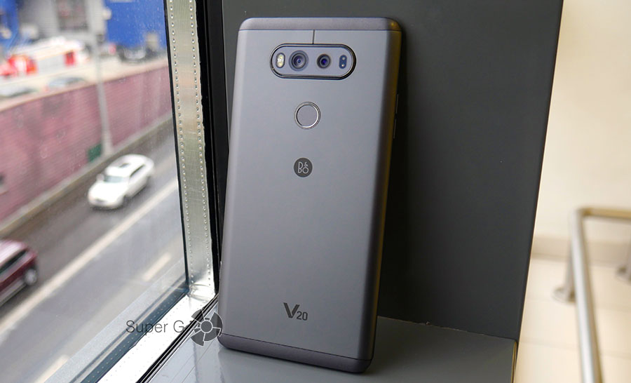 Металлический корпус смартфона LG V20