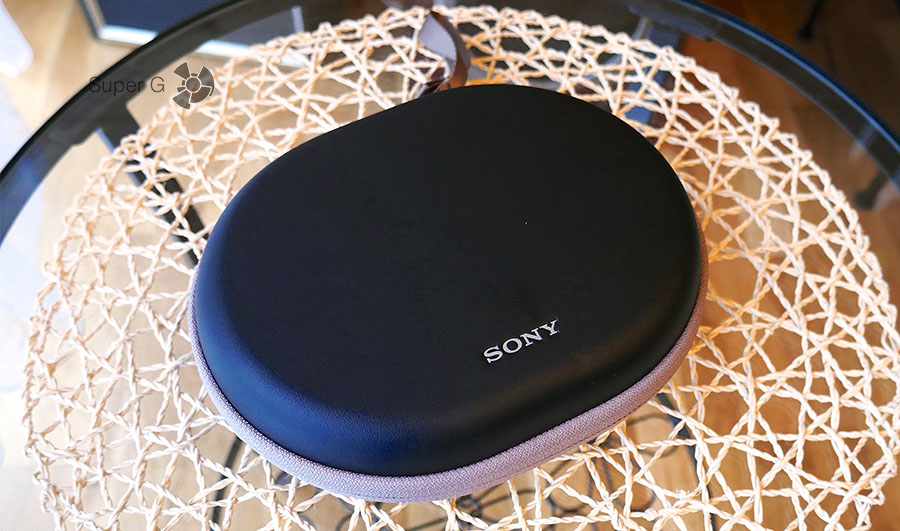 Чехол из комплекта Sony MDR-1000X