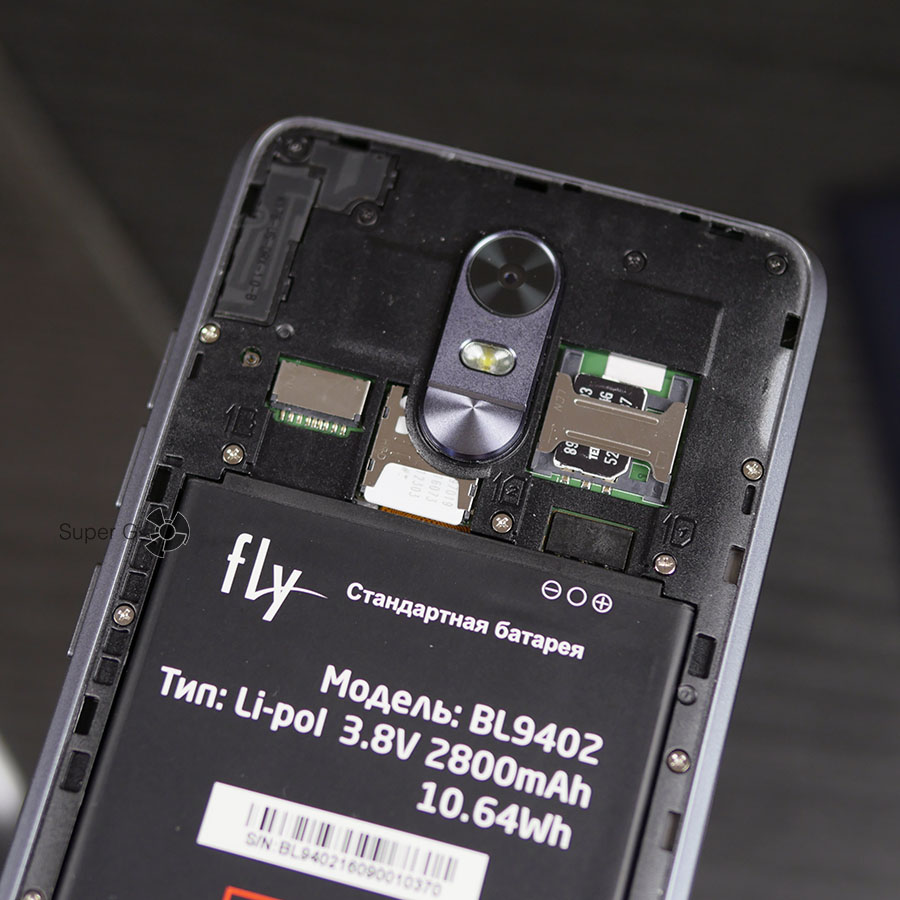 Лотки для SIM-карт и Micro SD в Fly Cirrus 9 FS553 разделены