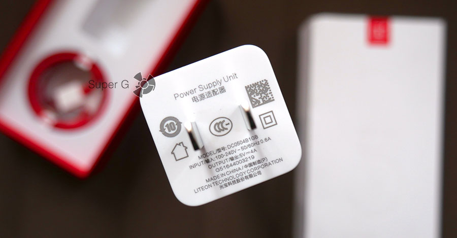 Зарядка Dach Charge для OnePlus 3T из комплекта