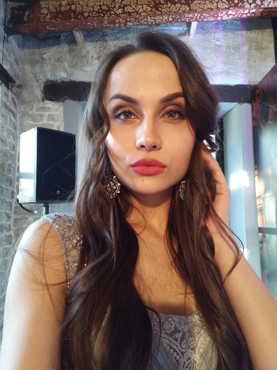 Пример фотографии с фронтальной камеры Asus Zenfone 3 Zoom