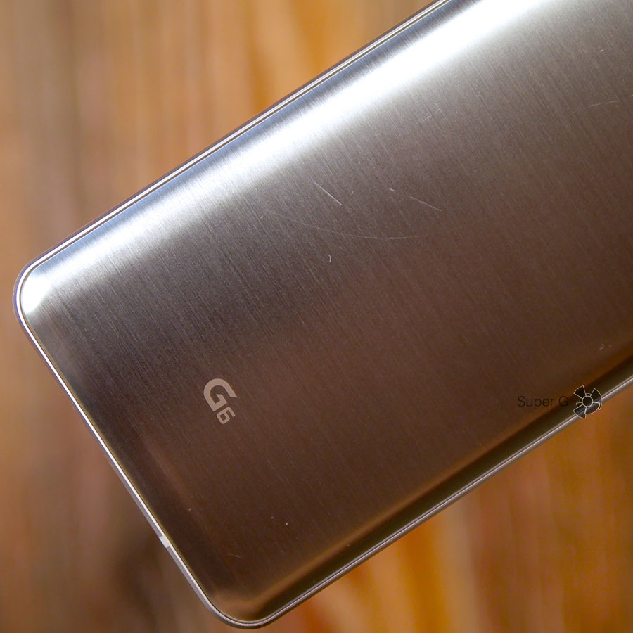 Защитное стекло Corning Gorilla Glass 5 на тыльной стороне LG G6 легко покрывается царапинами