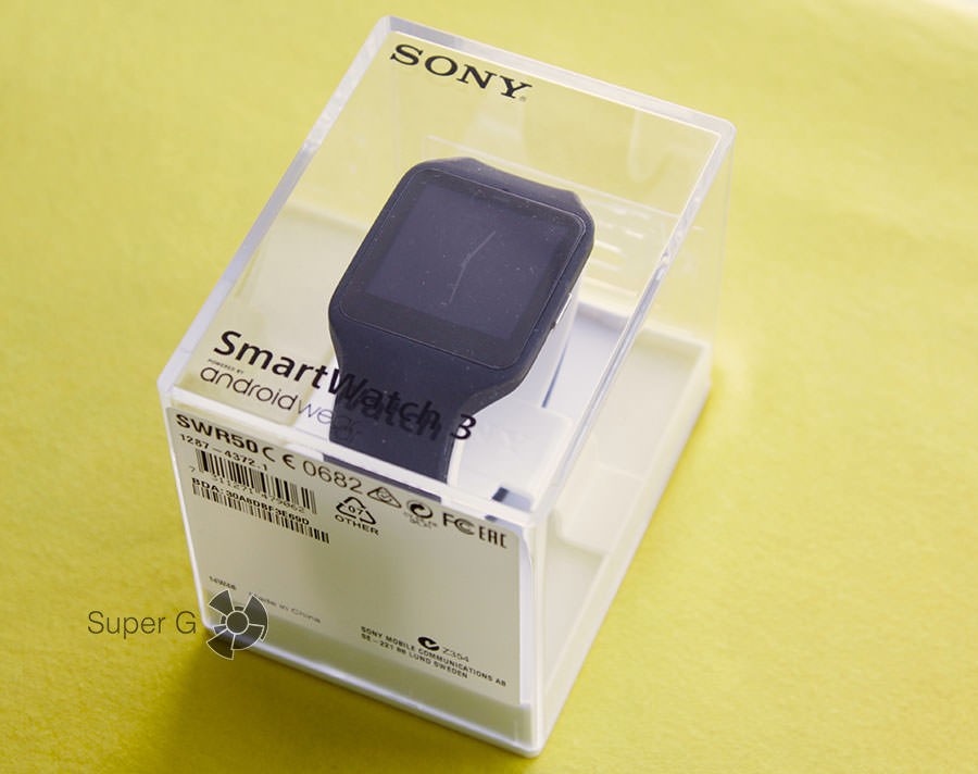 Упаковка Sony SmartWatch 3
