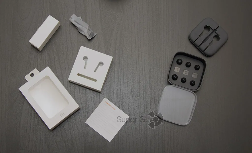 Комплектация наушников Xiaomi Hybrid со сменными амбушюрами