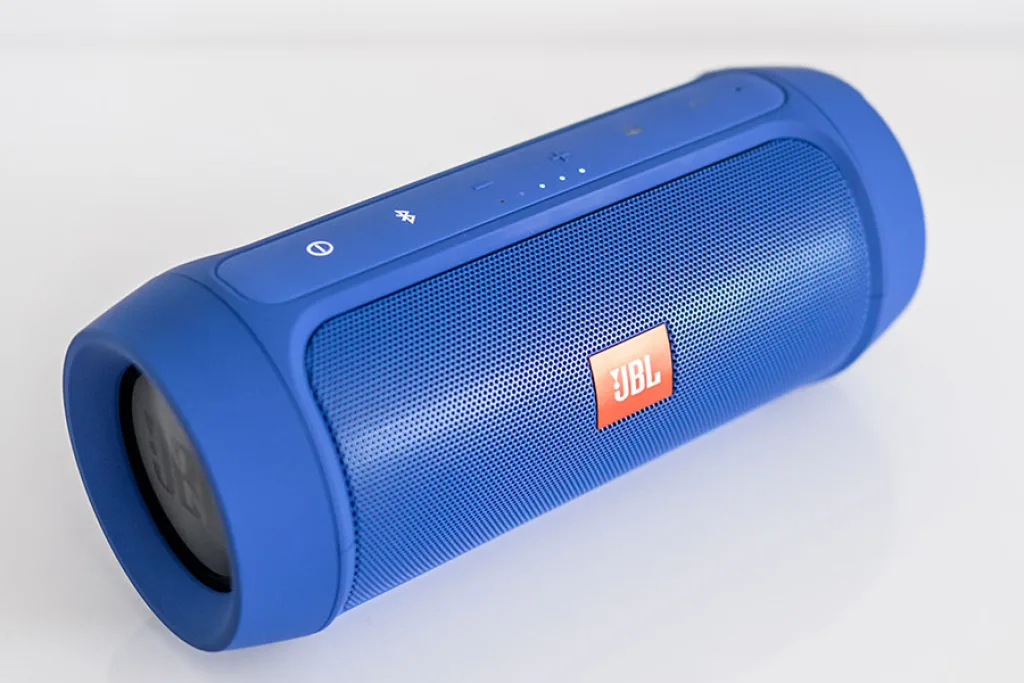 Синяя колонка JBL Charge 2+