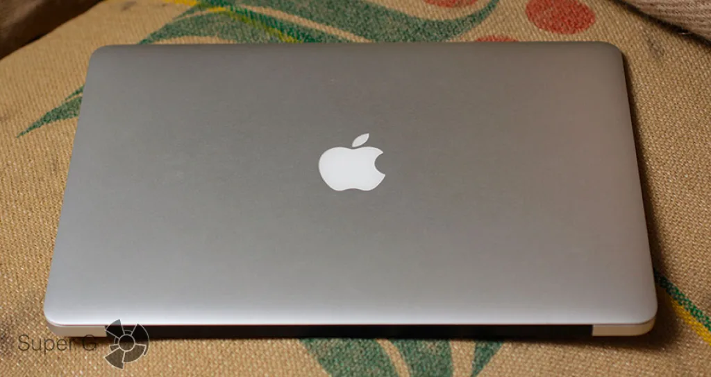 Обзор MacBook Air 13 MJVE2RU