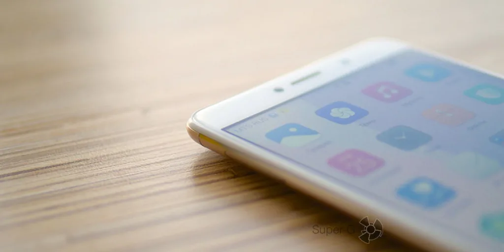 Дисплей Honor 6X не имеет воздушной прослойки