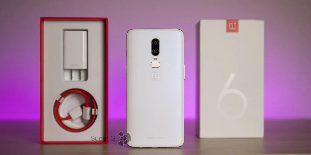 Распаковка OnePlus 6