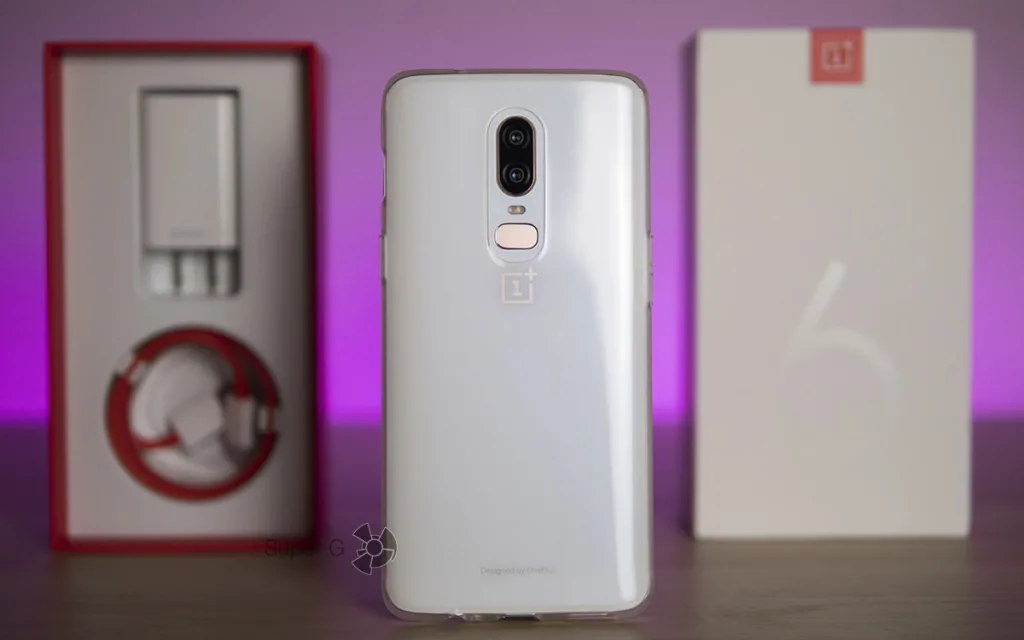 Чехол для OnePlus 6 из комплекта