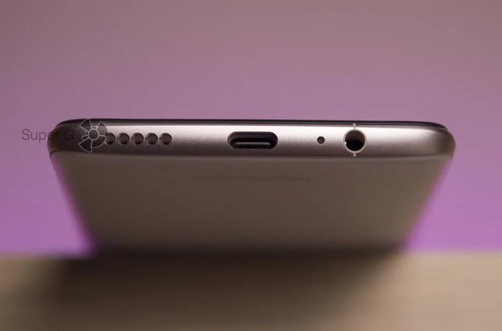 Основной и единственний динамик, USB С, аудиовыход 3,5 мм