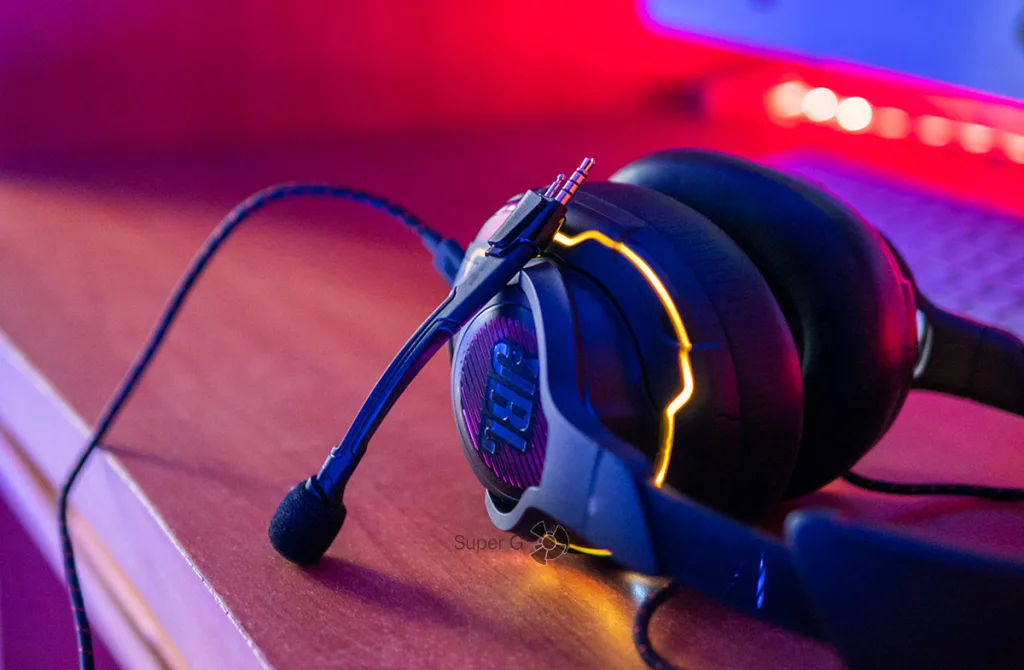 JBL Quantum One отсоденяемый микрофон