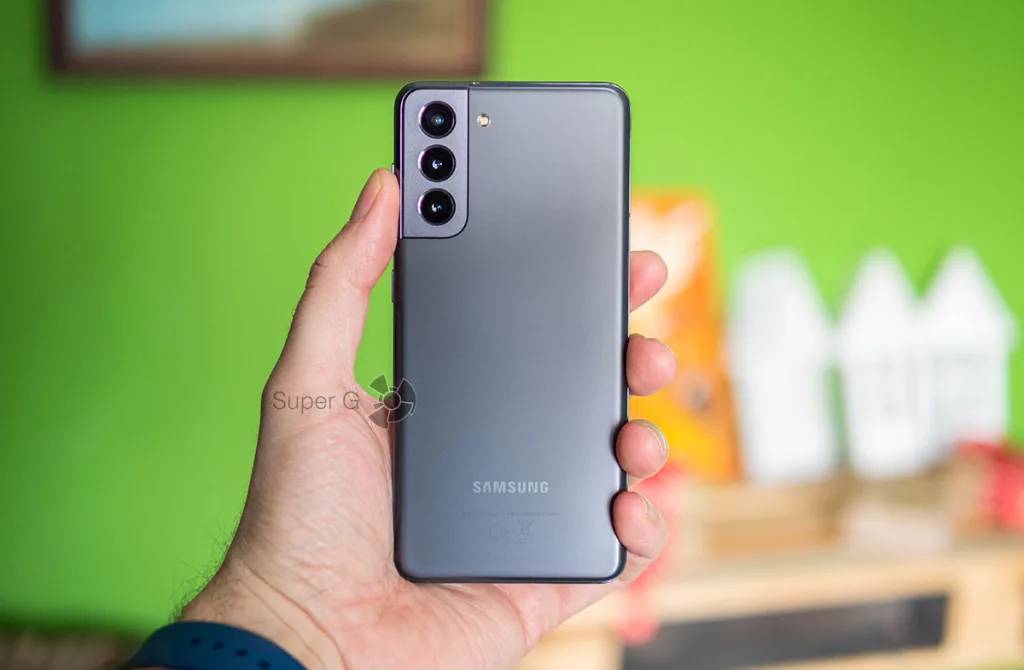 Samsung Galaxy S21 смартфон
