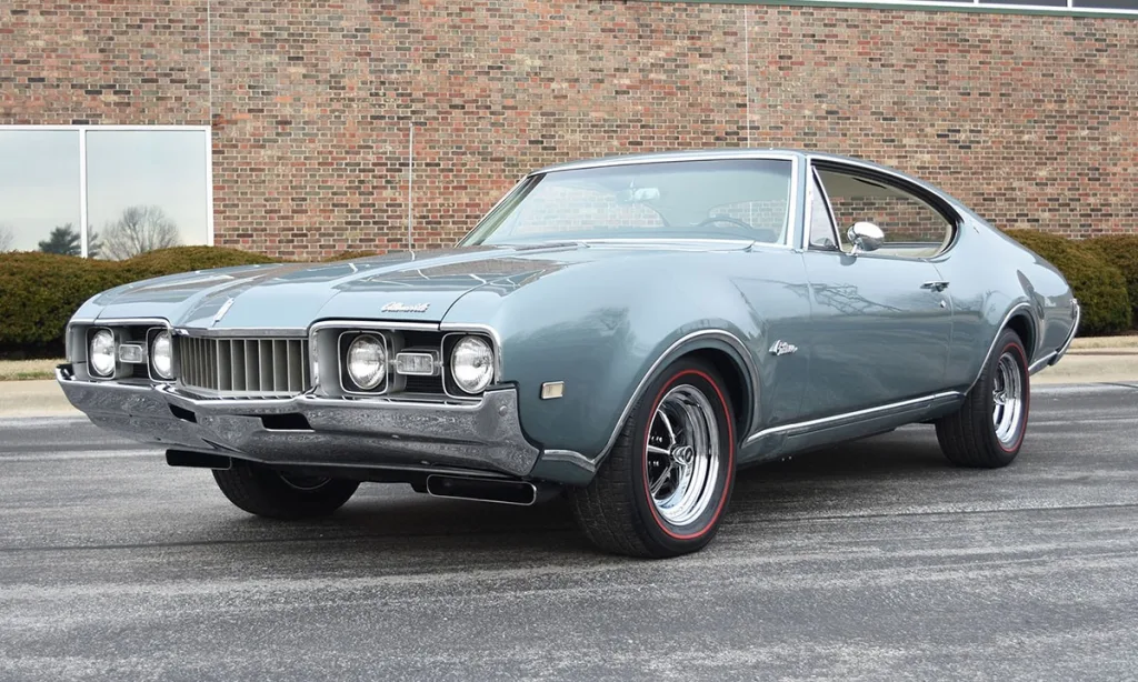 Автомобиль Oldsmobile Cutlass