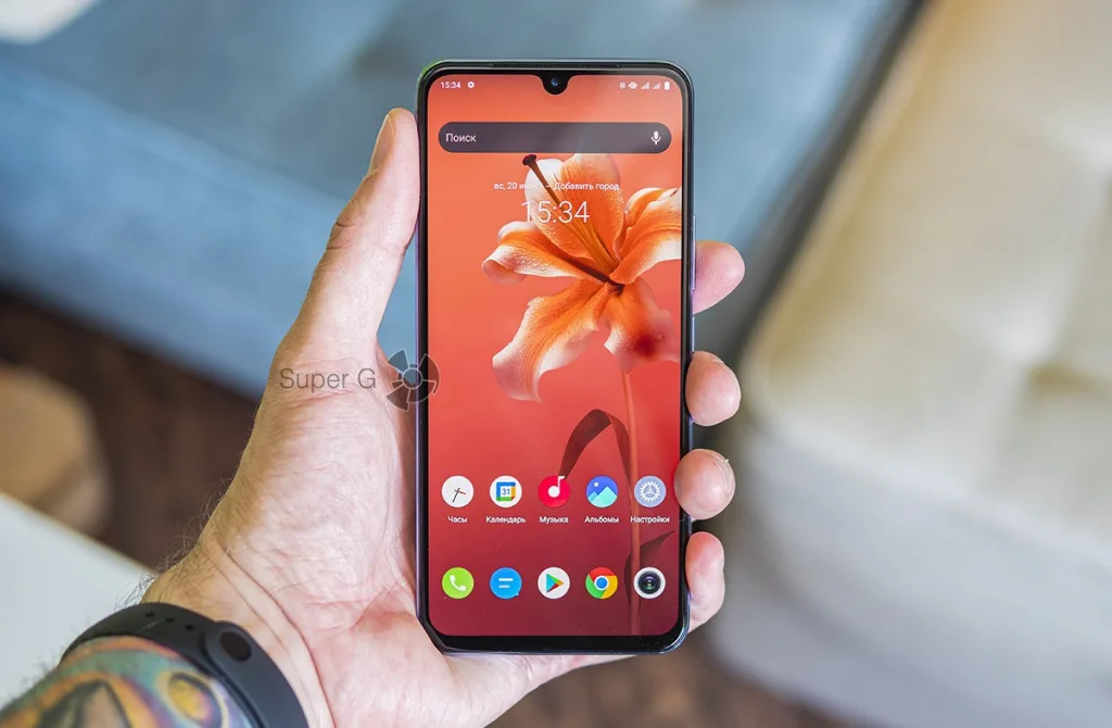 Смартфон vivo V21