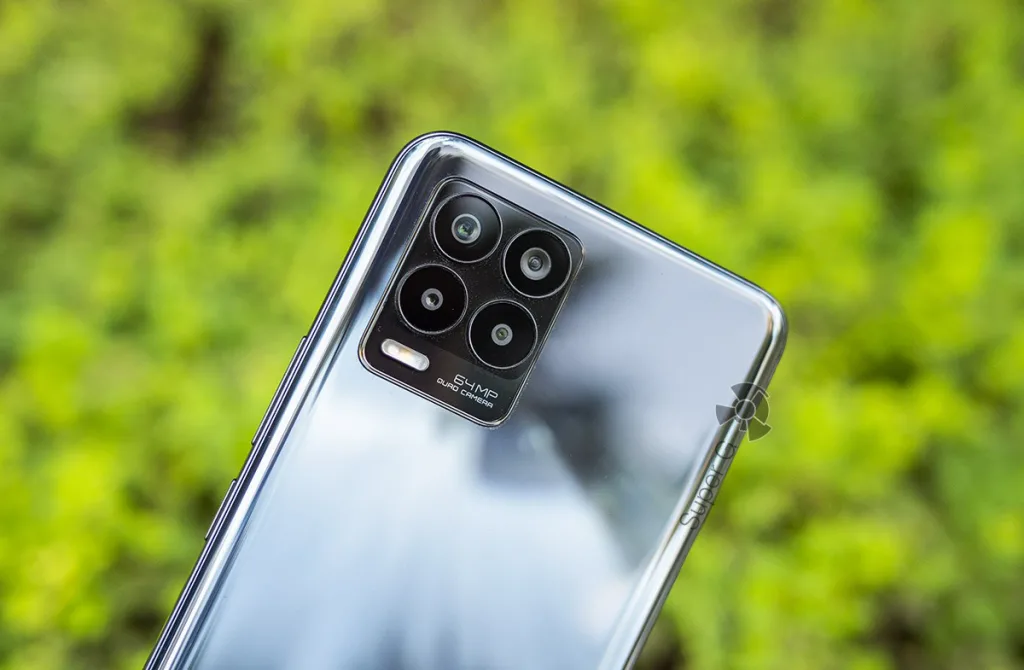 Камеры realme 8