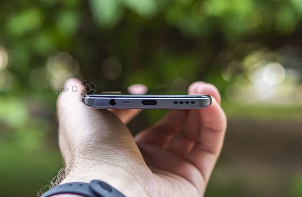 Разъёмы и NFC в realme 8