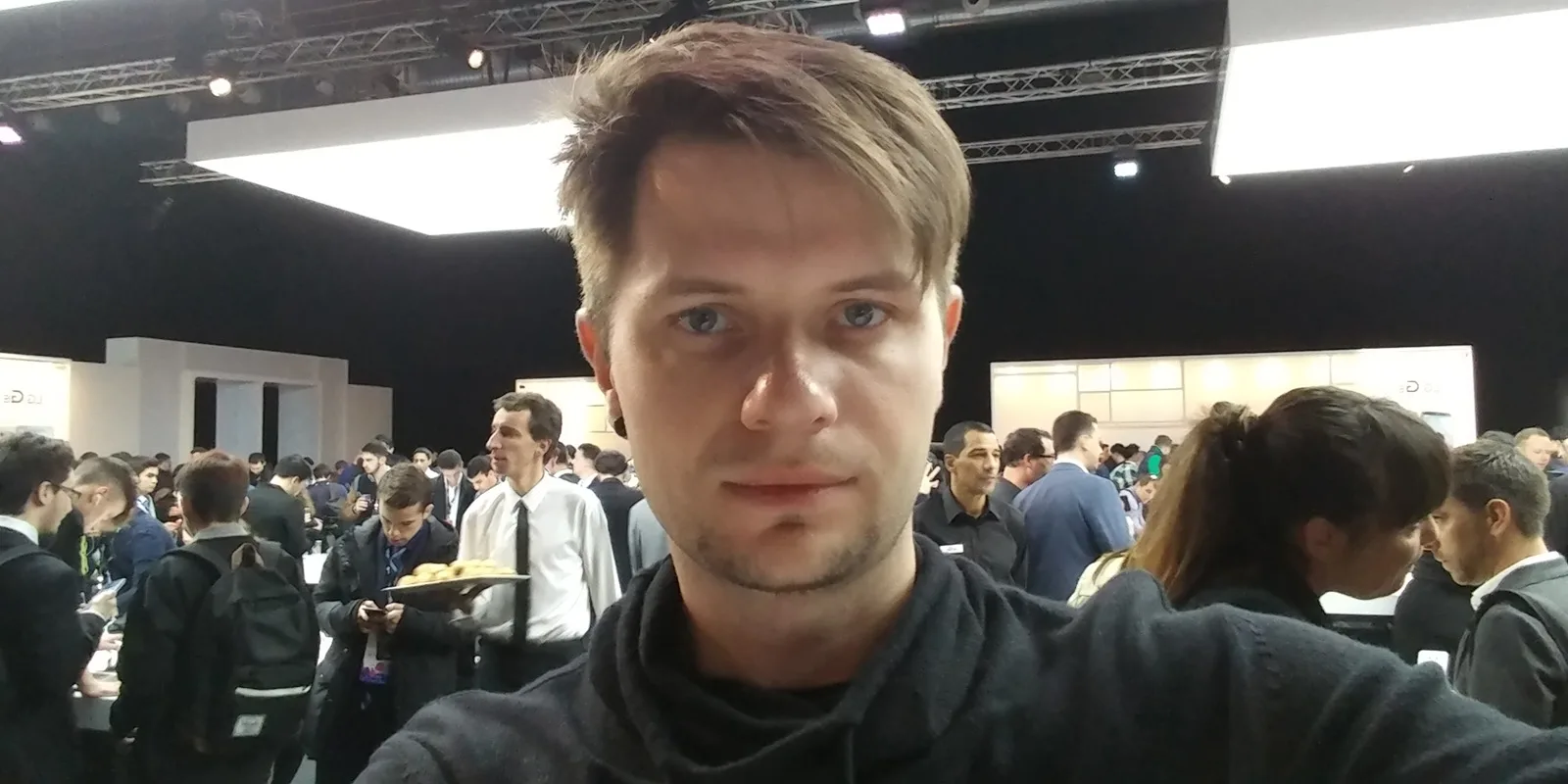 Пример обычного селфи с фронтальной камеры LG G6