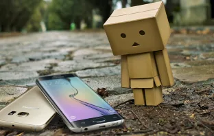 Почему старт продаж Samsung Galaxy S6 оказался неудачным?