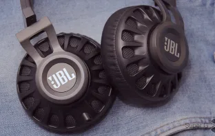 Обзор наушников JBL Synchros S700