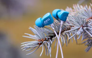 Обзор стильных наушников AKG Y20