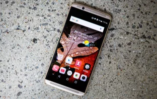 Краткий обзор ZTE Axon 7