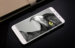 Ulefone Metal имеет металлический корпус и безрамочный дисплей