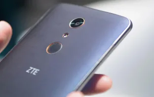 ZTE ZMAX Pro предлагает 6 – дюймовый экран за 99 долларов
