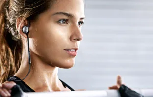 Samsung Level Active - цена, возможности, характеристики
