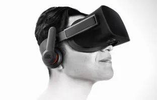 Новинки Harman на CES 2017: портативные колонки и наушники