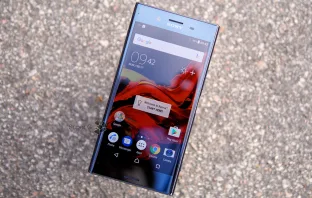 Краткий обзор смартфона Sony XZ Premium и Sony XZs