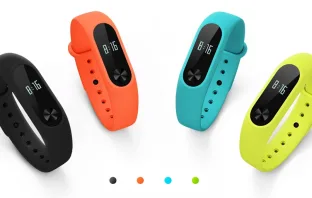 Xiaomi Mi Band 2 отдают по 21 доллару за штуку! Надо торопиться