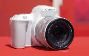 Обзор фотоаппарата Canon 200D