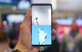 Краткий обзор смартфона LG V30