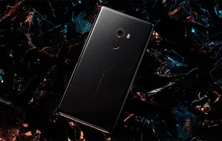 Топовый, черный, керамический Xiaomi Mi MIX 2 поступил в продажу