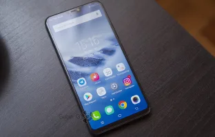 Обзор Vivo V9 Youth