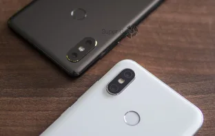 Xiaomi Mi8 или Xiaomi Mi MIX 2S (сверху)