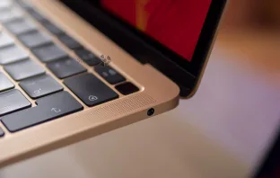 Разъёмы MacBook Air 2018 - один выход на наушники и только два USB-C