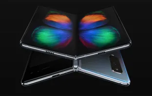 Samsung Galaxy Fold - крутой, дорогой, максимально странный