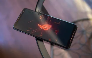 Смартфон ASUS ROG Phone 2 с 12 ГБ оперативной памяти