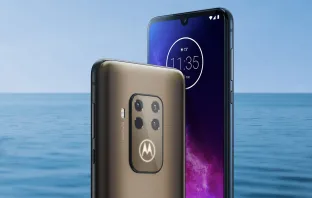 Характеристики Motorola One Zoom с четырьмя задними камерами